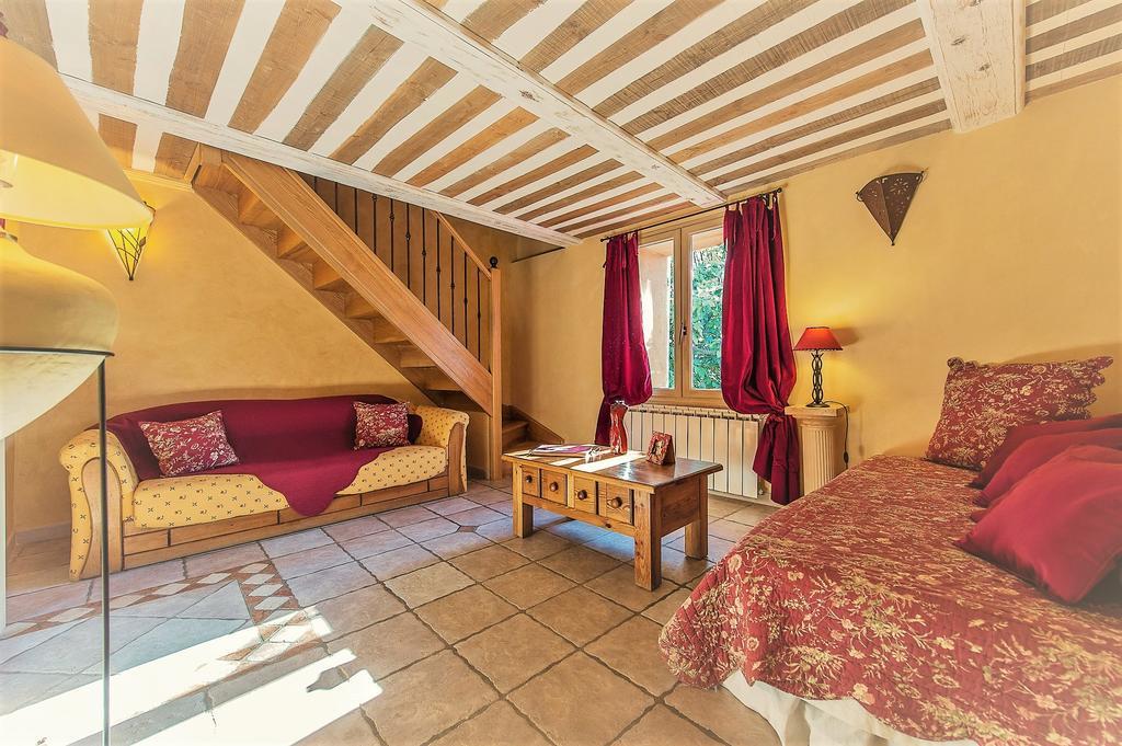 Mas De Foncaudette Bed & Breakfast Lourmarin Luaran gambar